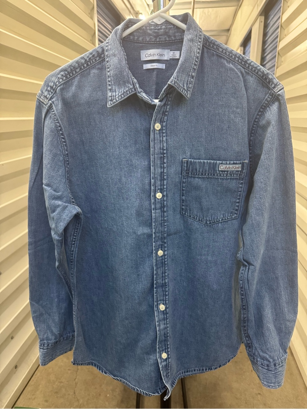 Men’s CALVIN KLEIN Jean Shirt-size Medium